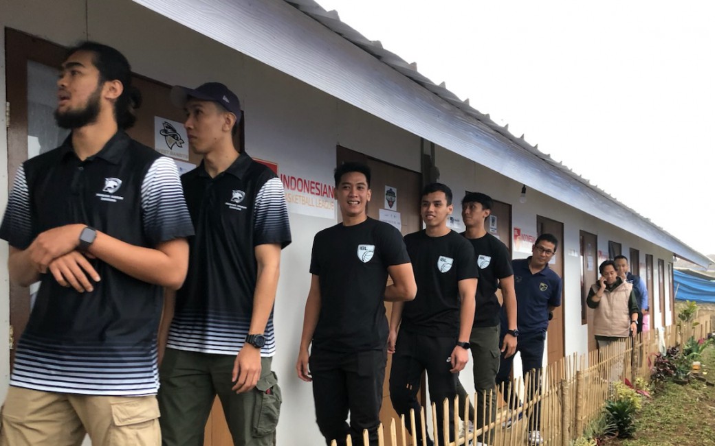 Para Pemain IBL Kunjungi Pengungsi Gempa Cianjur