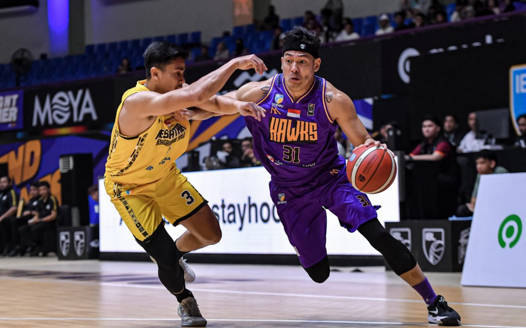 Hawks Unggul dari Kesatria yang Dingin