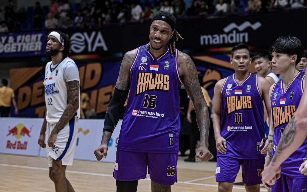 Hawks Cetak Kemenangan Bersejarah
