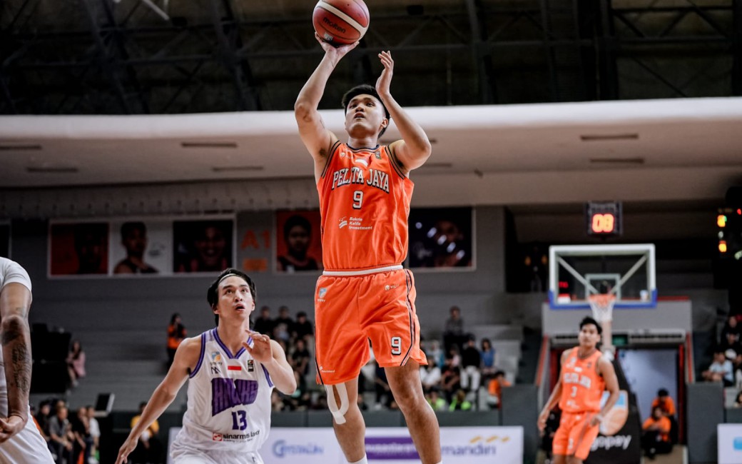 Pelita Jaya Melumat Hawks Lewat Dominasi di Kuarter Keempat
