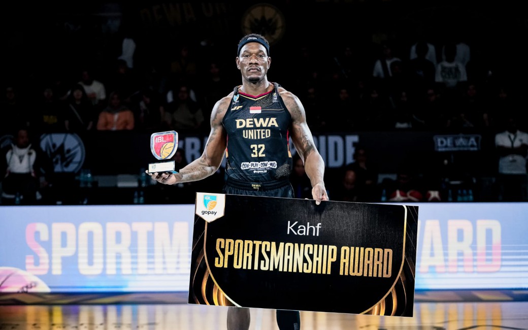 Lester Prosper Raih Penghargaan IBL Sportsmanship Award 2025