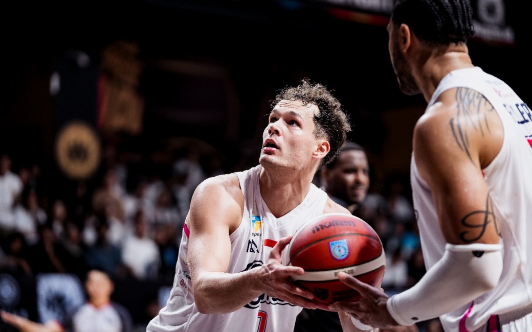 Semifinal IBL 2025: RANS Simba Bogor Kembali Mengaum, Dewa United Banten Termangu