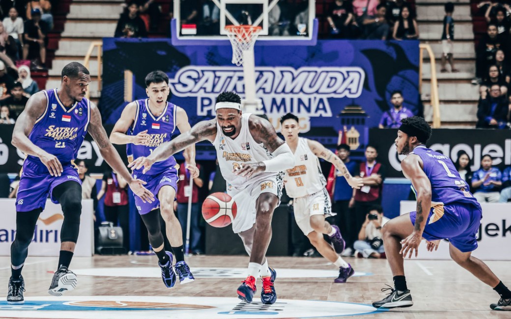 Kentrell Barkley Merepotkan Satria Muda